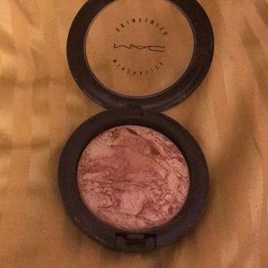 MAC Mineralized Skinfinish in Petticoat